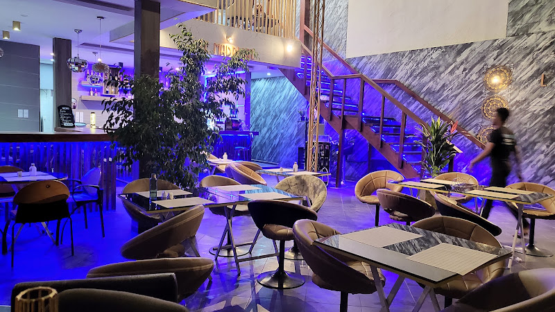 Le Madrigal Rooftop — restaurants